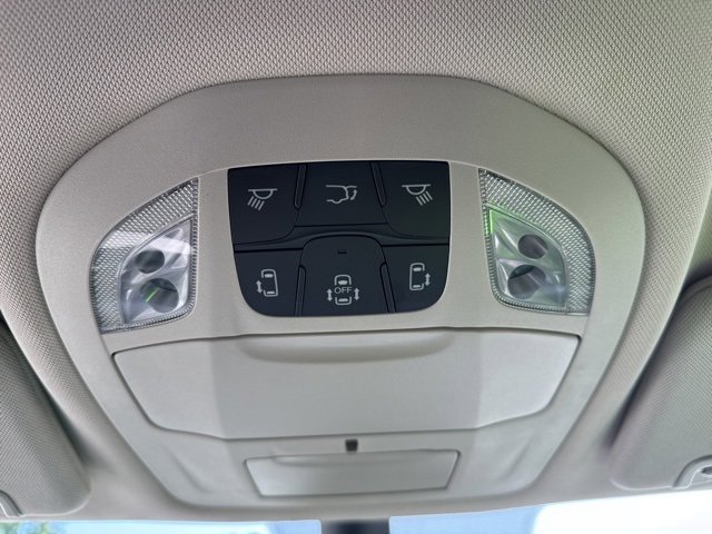 2023 Chrysler Voyager LX photo 29