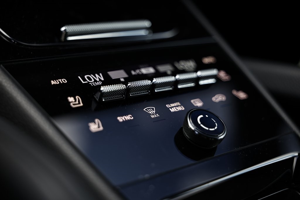 2025 Porsche Cayenne S E-Hybrid photo 40