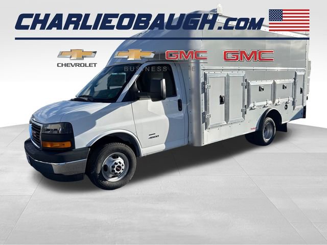 2025 GMC Savana Cutaway Work Van's photo