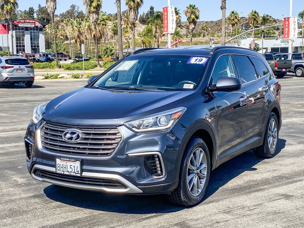 2019 Hyundai Santa Fe XL SE photo 2