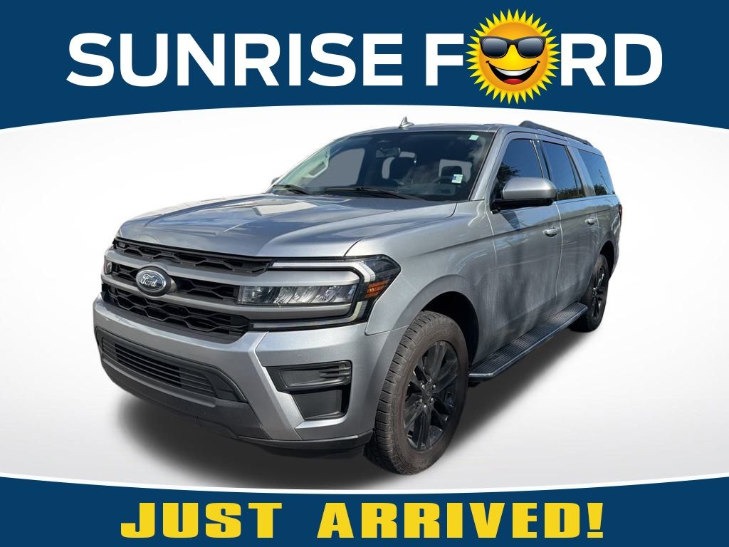 2023 Ford Expedition XLT's photo