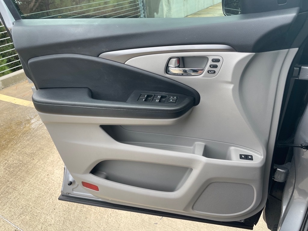 2020 Honda Pilot EX-L photo 10