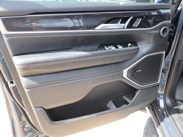 2024 Jeep Wagoneer Base photo 16