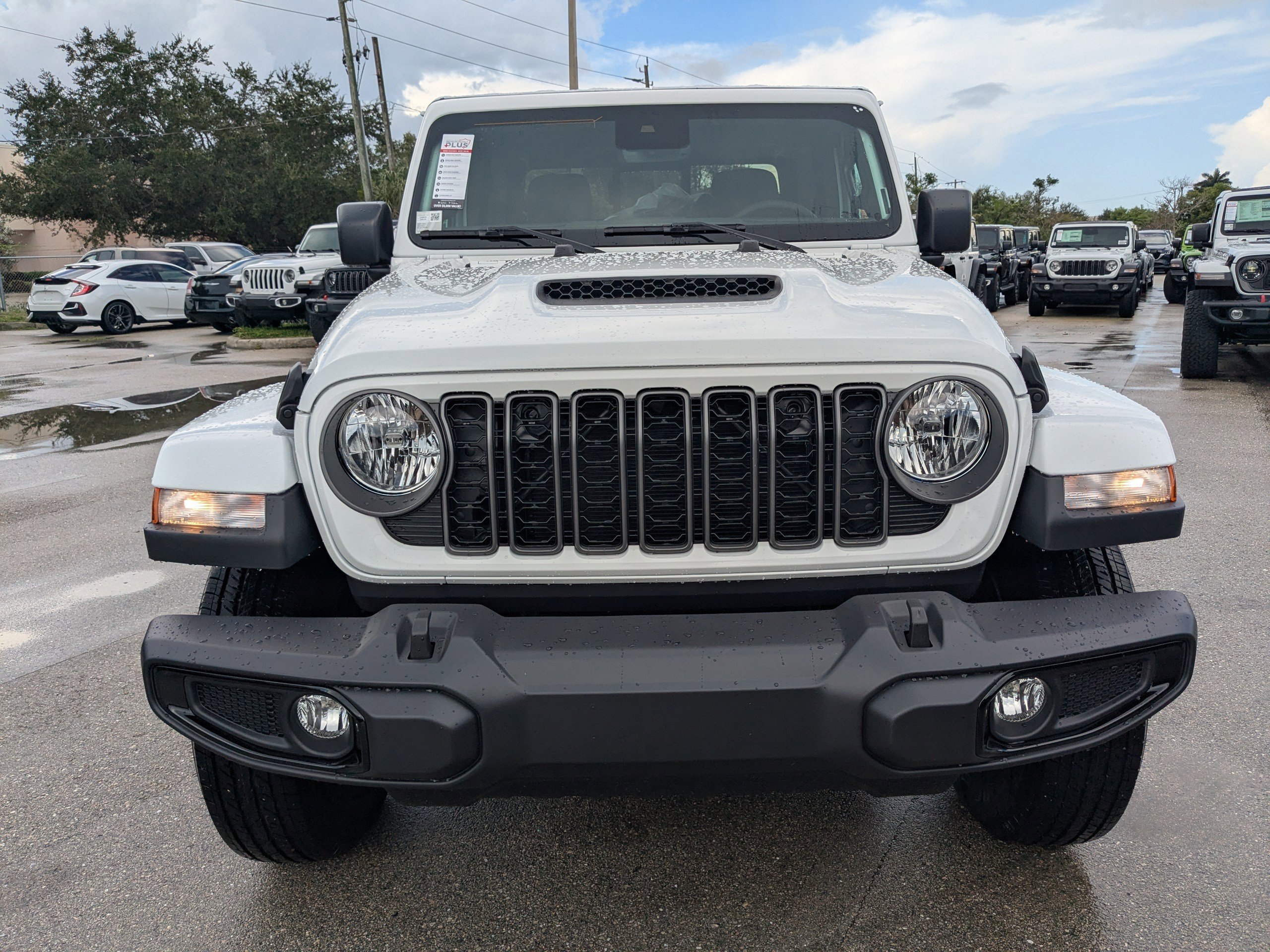 2025 Jeep Gladiator Sport S photo 3