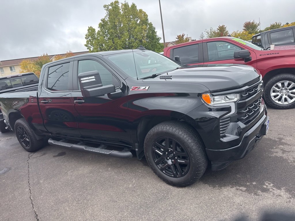 2023 Chevrolet Silverado 1500 RST photo 3
