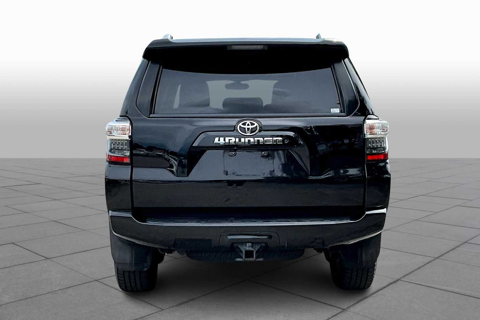 2014 Toyota 4Runner SR5 photo 3