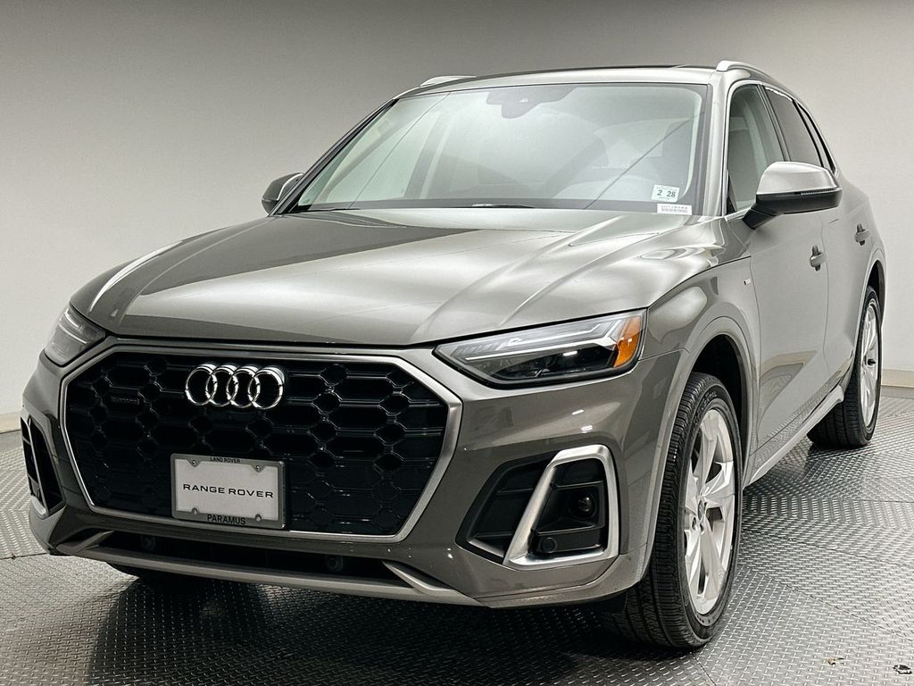 2023 Audi Q5 Premium Plus's photo