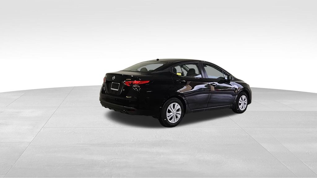 2025 Nissan Versa 1.6 S photo 5