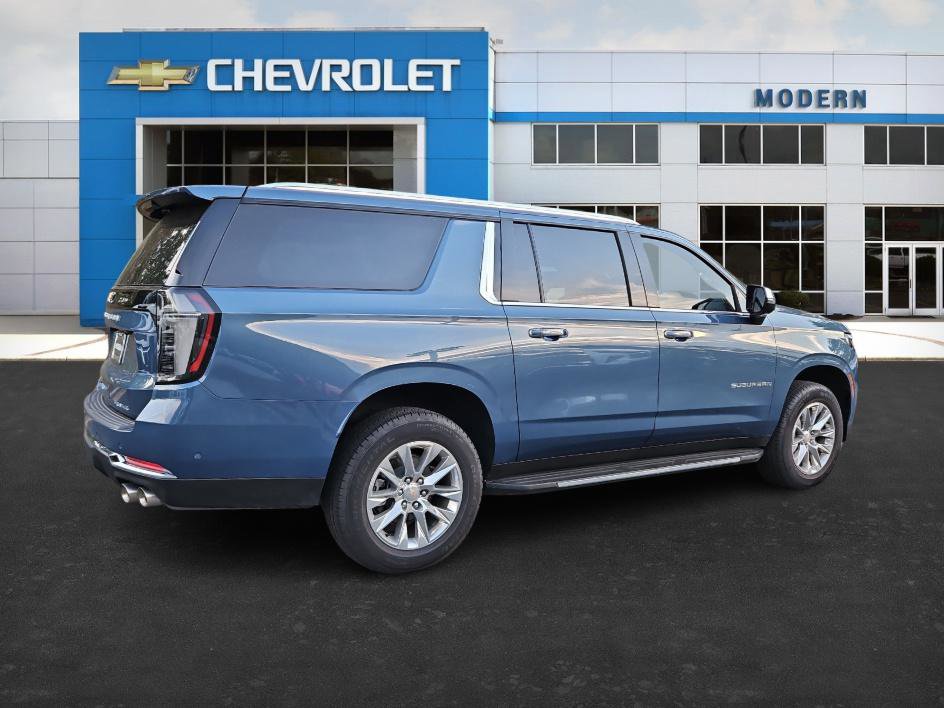 2025 Chevrolet Suburban Premier photo 4