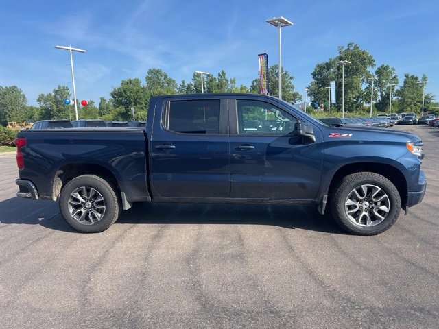 2022 Chevrolet Silverado 1500 RST photo 4