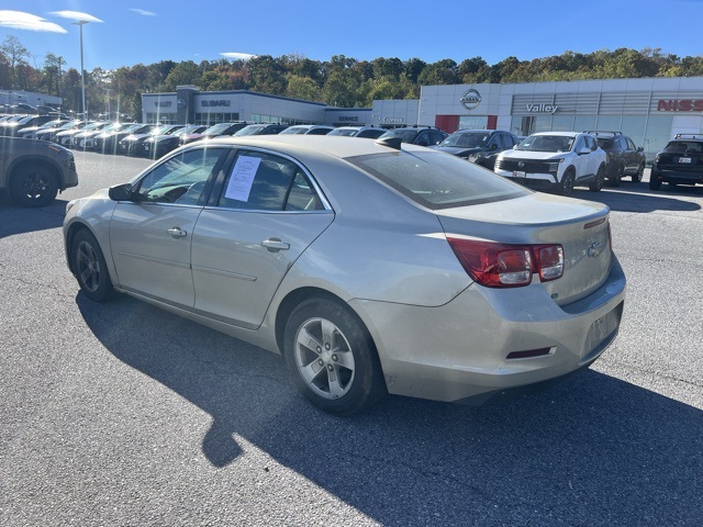2015 Chevrolet Malibu photo 3