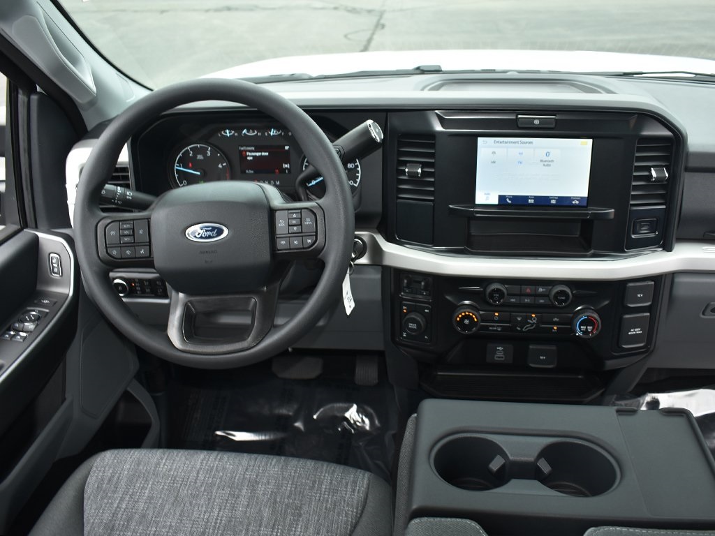 2025 Ford F-350 XLT photo 13