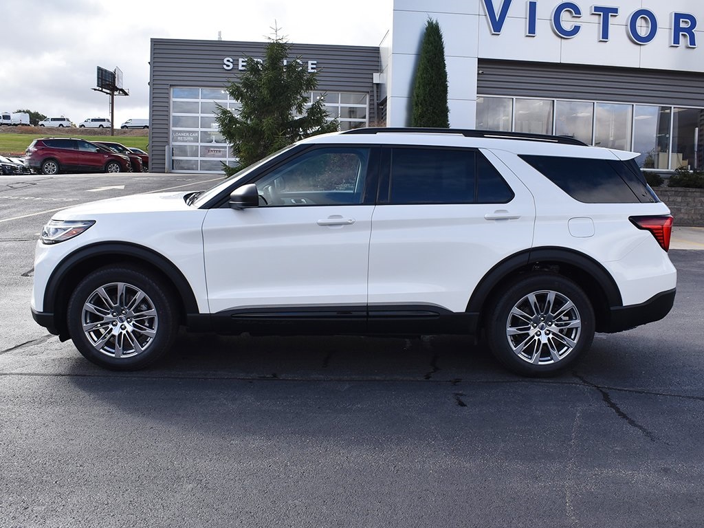 2026 Ford Explorer photo 2