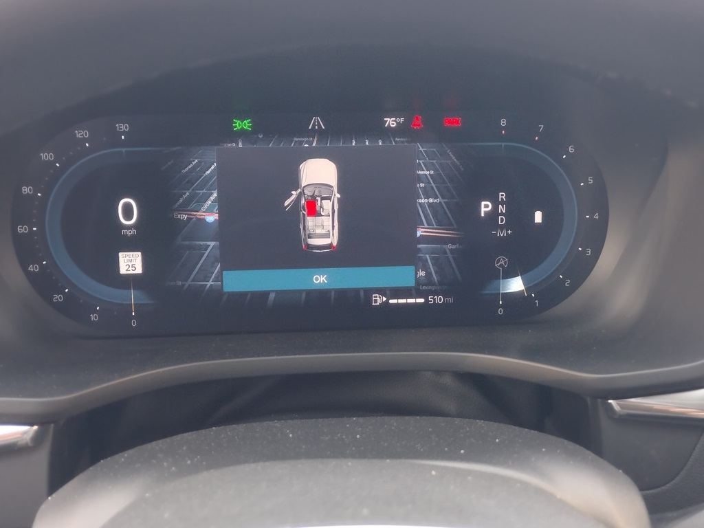 2025 VOLVO XC60 - Image 9