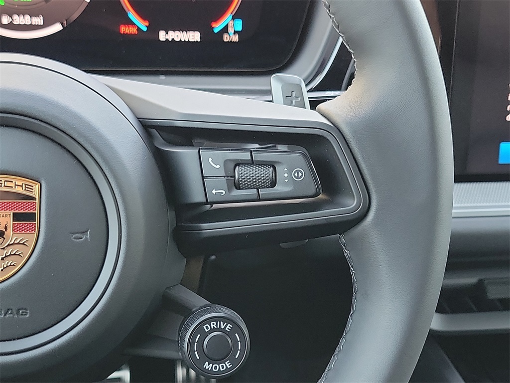 2025 Porsche Cayenne E-Hybrid S photo 14