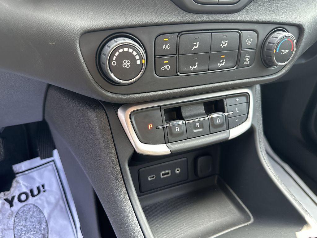 2024 GMC TERRAIN - Image 14