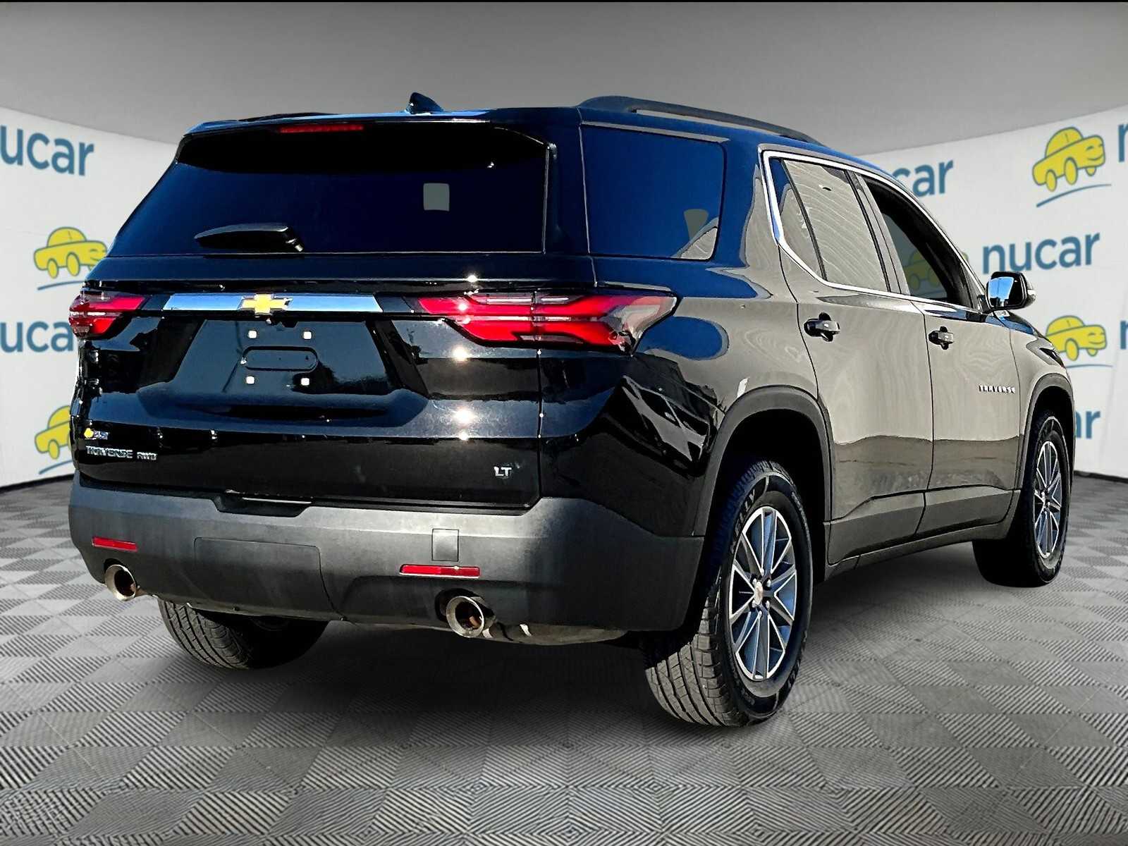 2023 Chevrolet Traverse Cloth photo 2