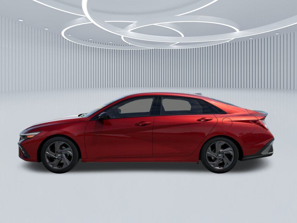 2026 Hyundai Elantra SEL Sport photo 3