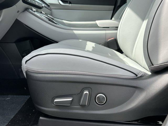 2025 Hyundai Palisade SEL photo 8