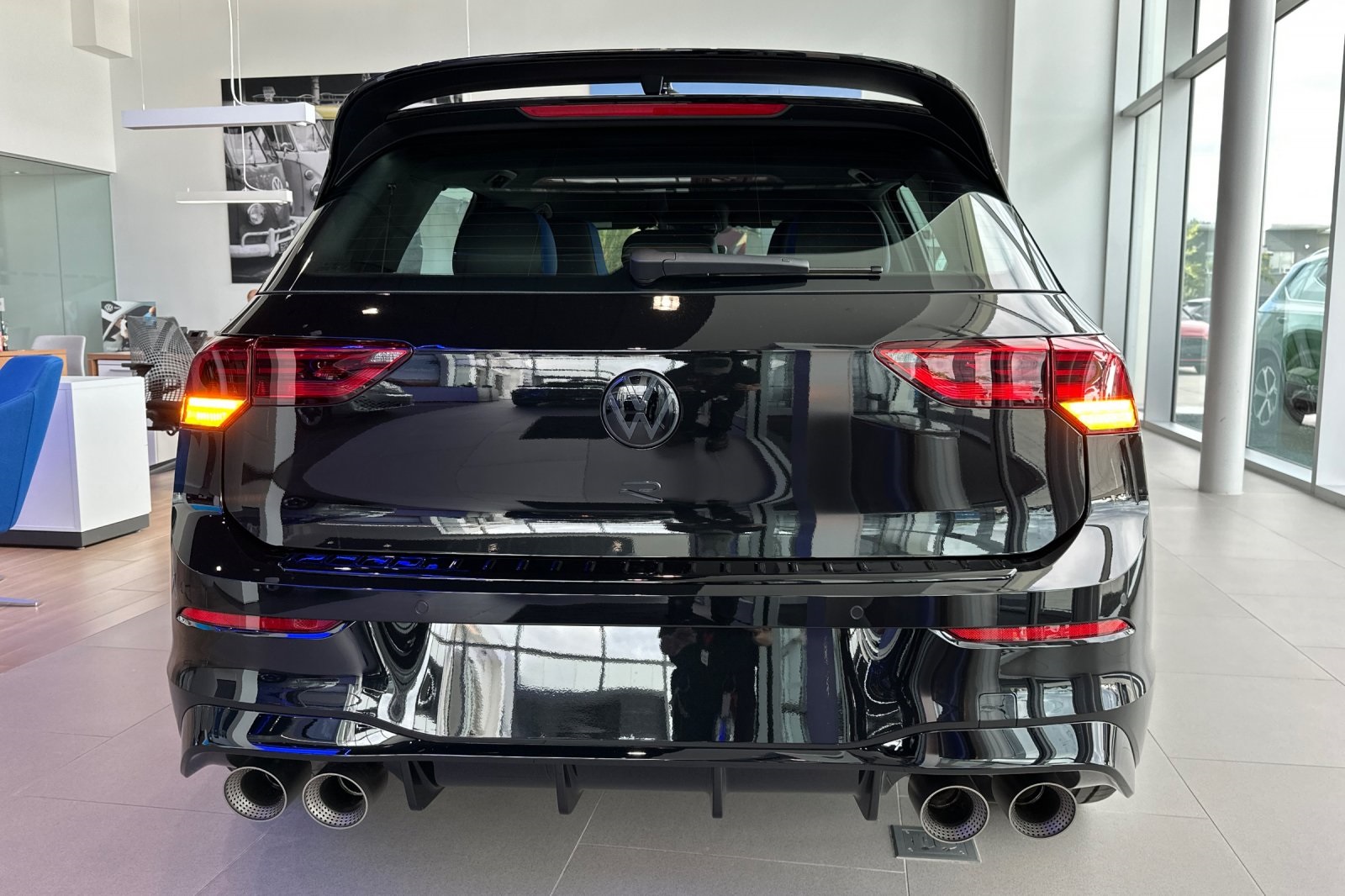 2025 Volkswagen Golf R photo 4