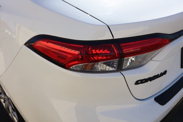 2023 Toyota Corolla LE photo 6