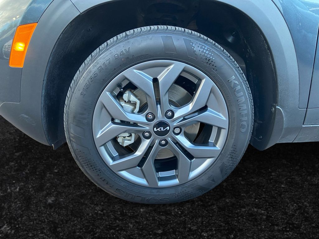 2024 Kia Seltos S photo 18