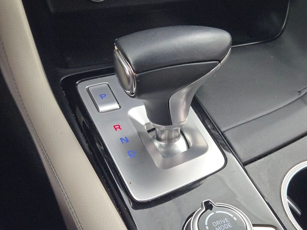 2022 Genesis G70 2.0T photo 25