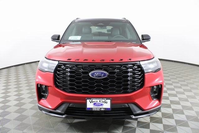 2025 Ford Explorer ST-Line photo 2