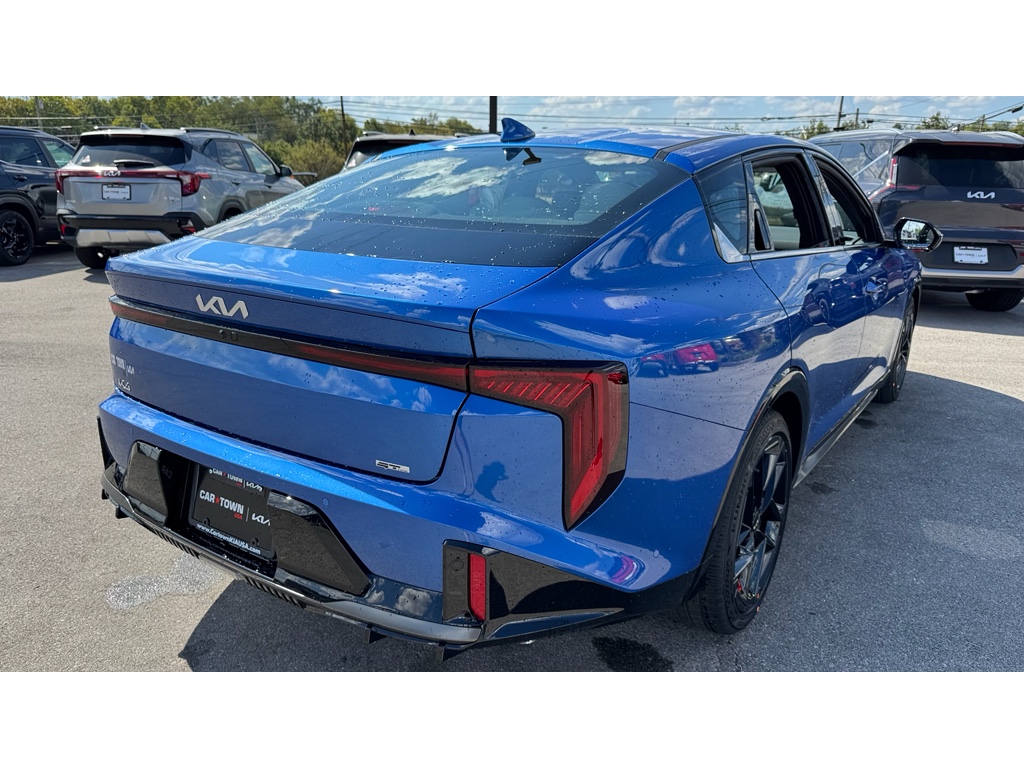 2025 Kia K4 GT-Line Turbo photo 3