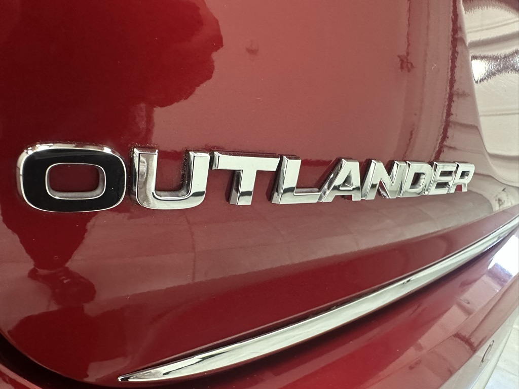 2022 Mitsubishi Outlander SE photo 5