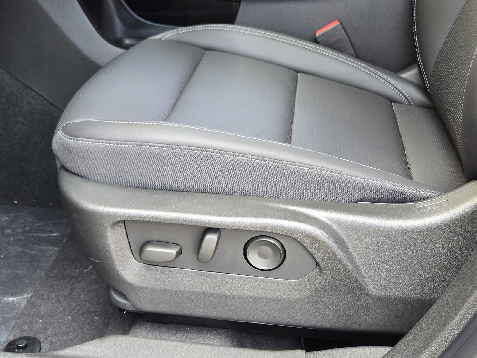 2025 Buick Envision Preferred photo 16