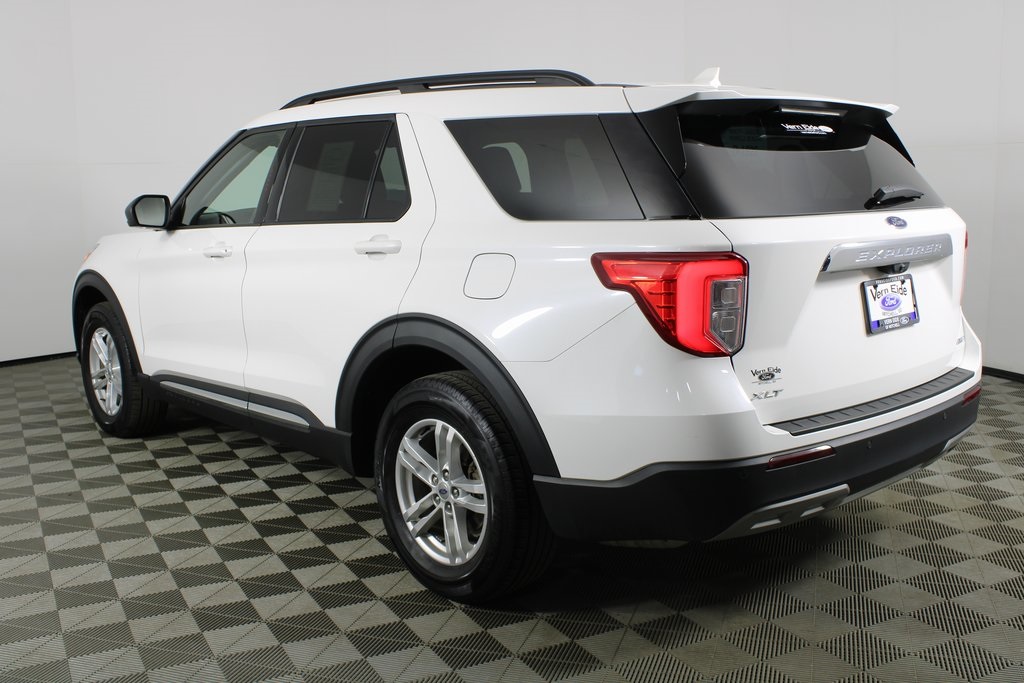 2023 Ford Explorer XLT photo 3