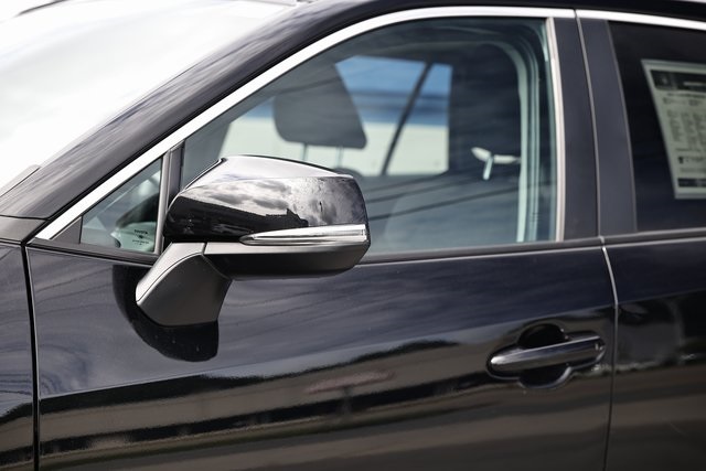 2024 Toyota RAV4 Hybrid XLE photo 4