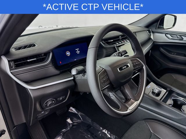 2025 Jeep Grand Cherokee Laredo Altitude photo 5