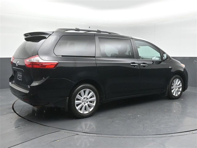 2017 TOYOTA SIENNA - Image 7