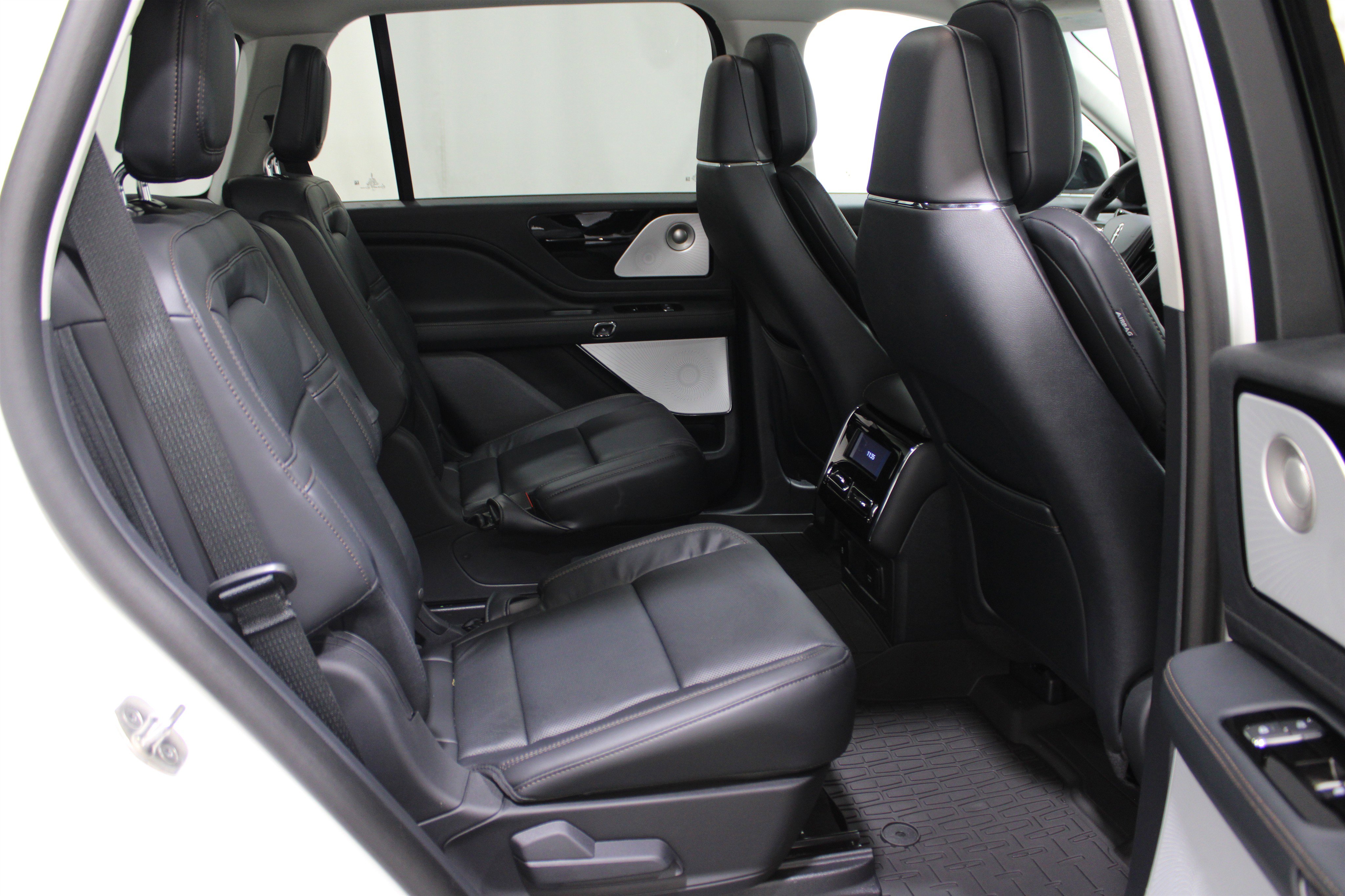 2025 Lincoln Aviator Reserve photo 16