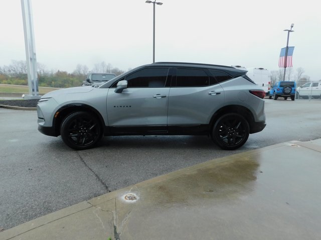 2024 Chevrolet Blazer RS photo 2