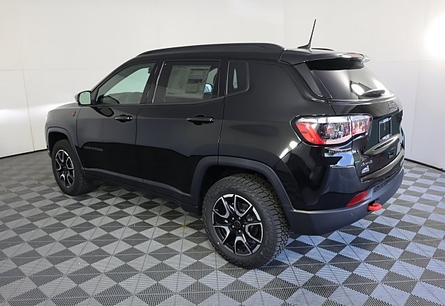 2025 Jeep Compass Trailhawk photo 6