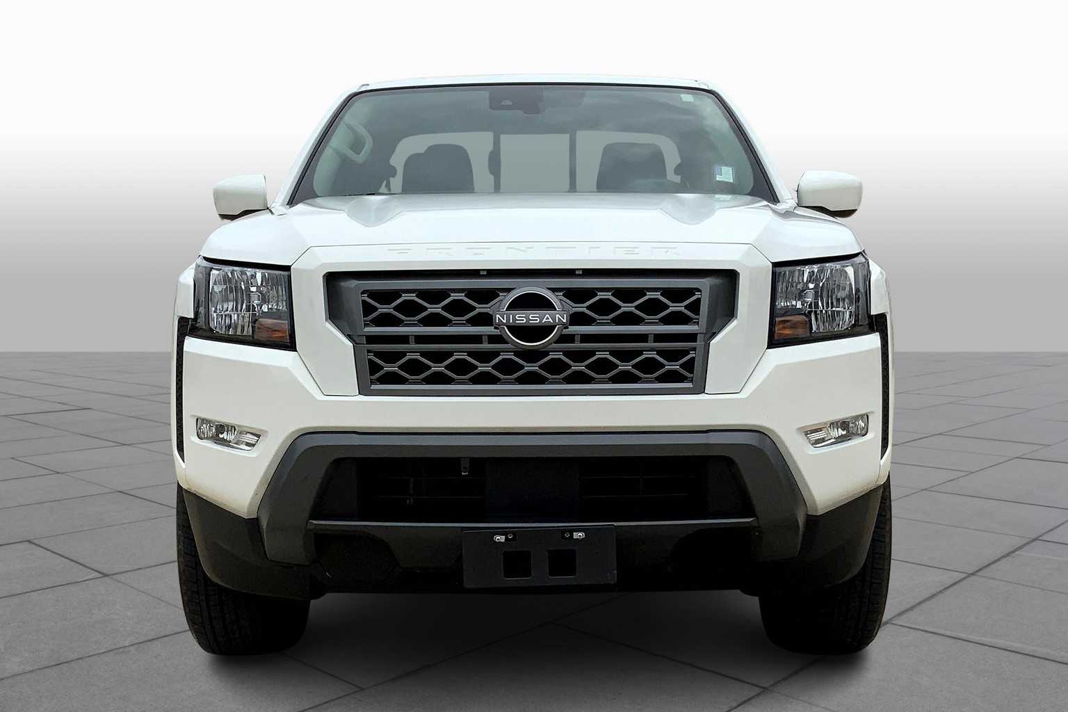 2024 Nissan Frontier SV photo 3