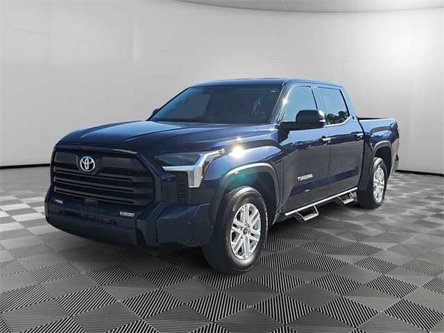 2023 Toyota Tundra SR5's photo