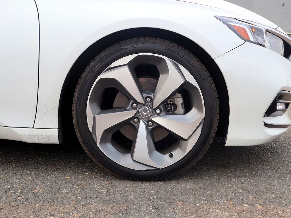 2020 Honda Accord Touring photo 31