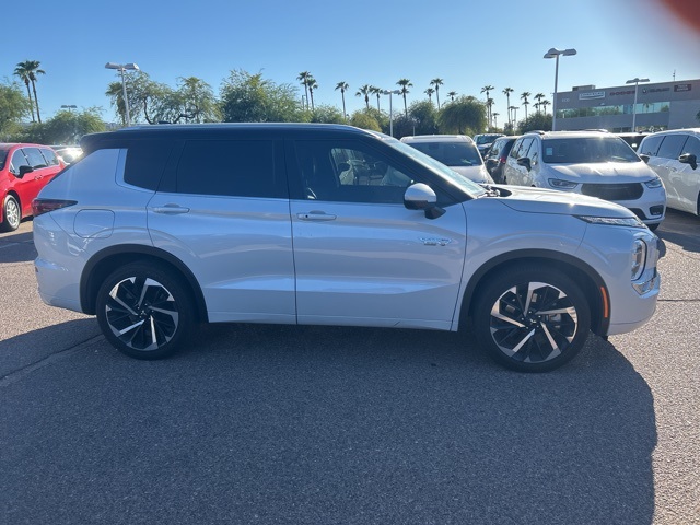 2023 Mitsubishi Outlander PHEV SEL photo 4
