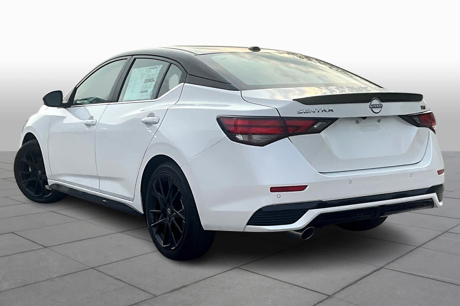 2025 Nissan Sentra SR photo 4