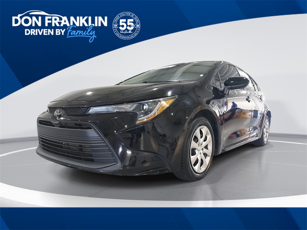 2024 Toyota Corolla LE's photo
