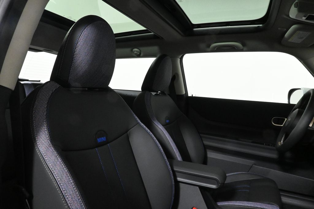 2025 Mini Cooper Hardtop Signature photo 25