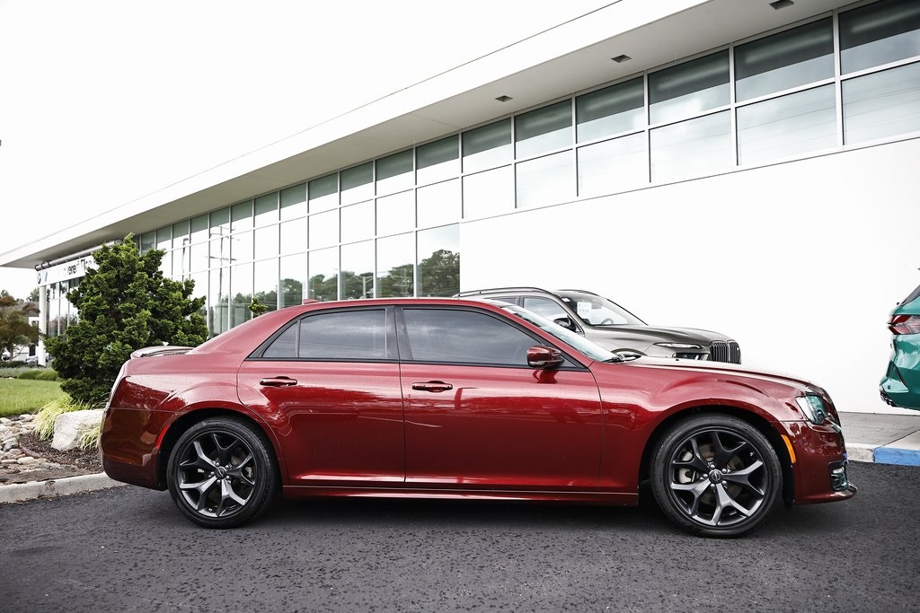 2023 Chrysler 300 S photo 3