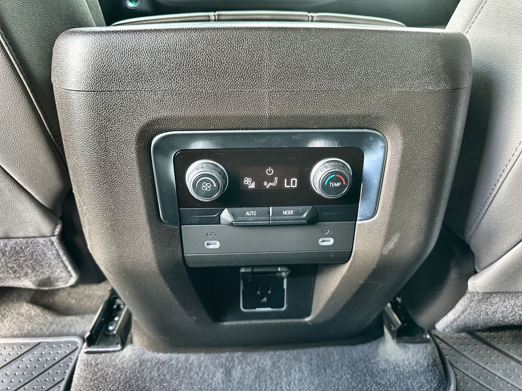 2023 Chevrolet Tahoe Z71 photo 21