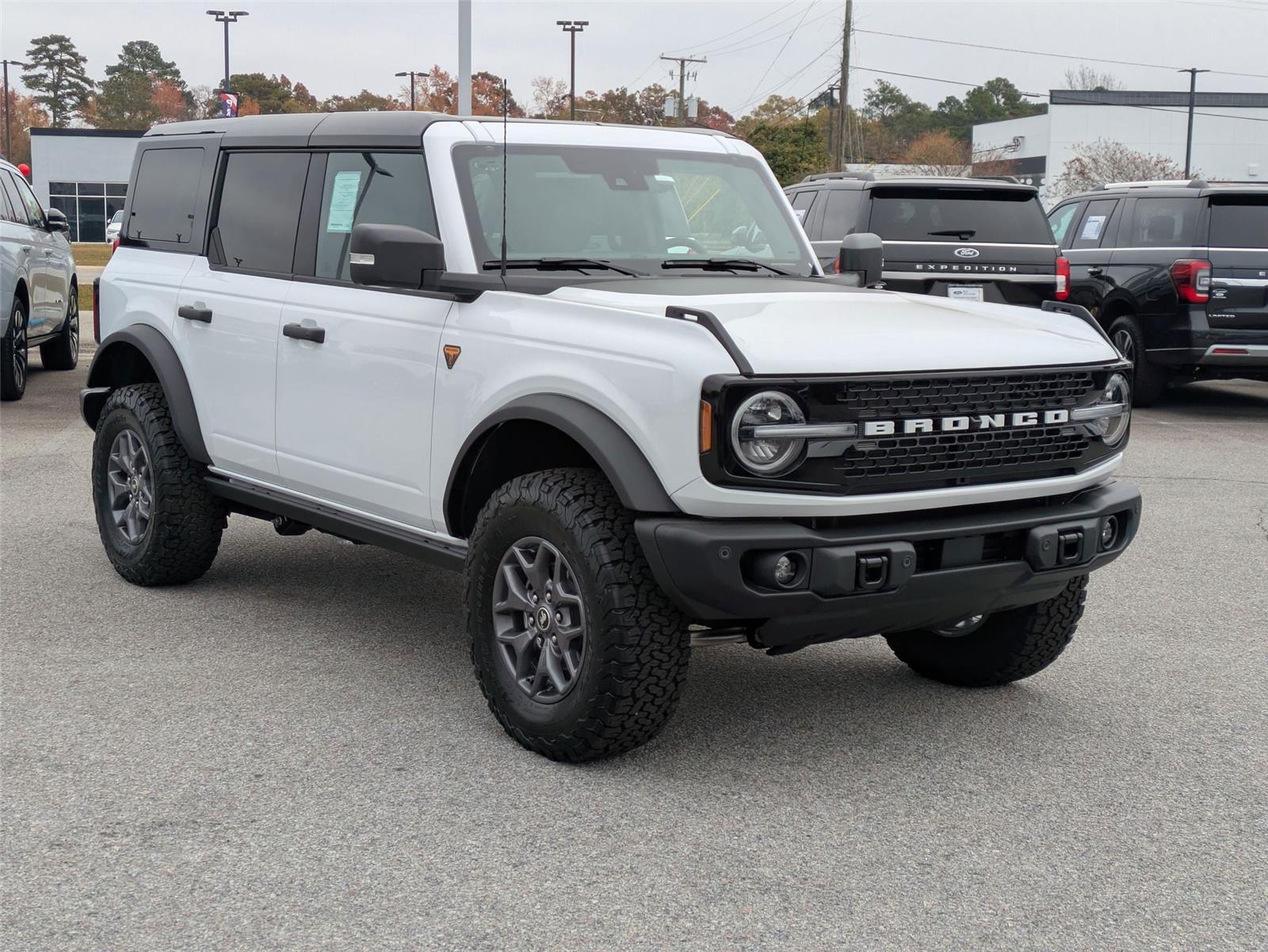 2025 Ford Bronco Badlands photo 3