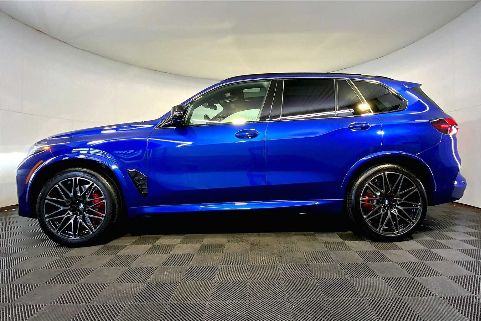 2025 Bmw X5 M photo 2