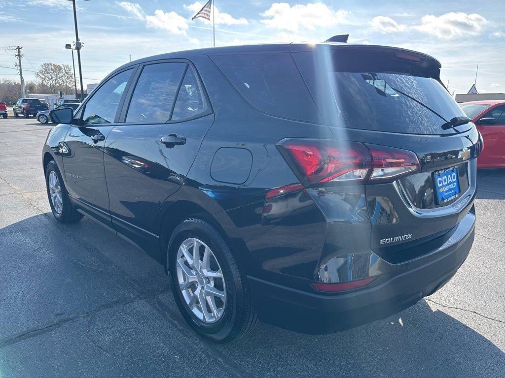 2024 Chevrolet Equinox LS photo 4